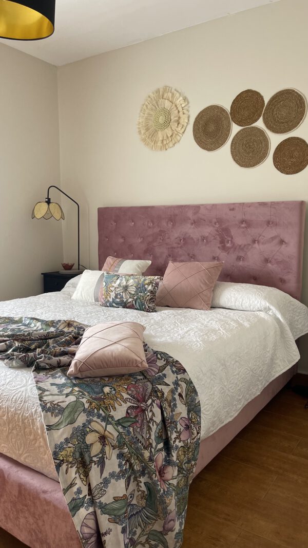CAMA MADERA METAL 187X210X137 CAPITONE ROSA - Imagen 2