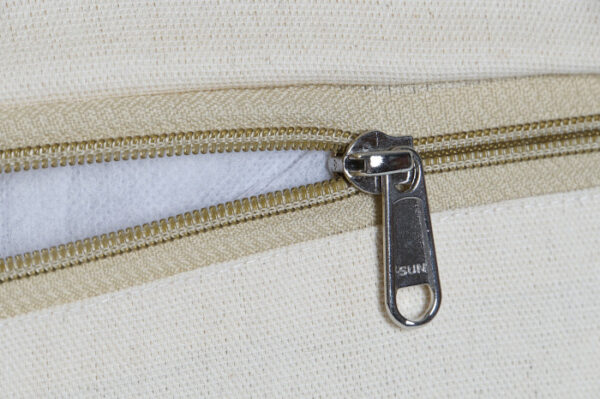 COJIN PIEL POLIESTER 40X10X40 700 CREMALLERA CAMEL - Imagen 3